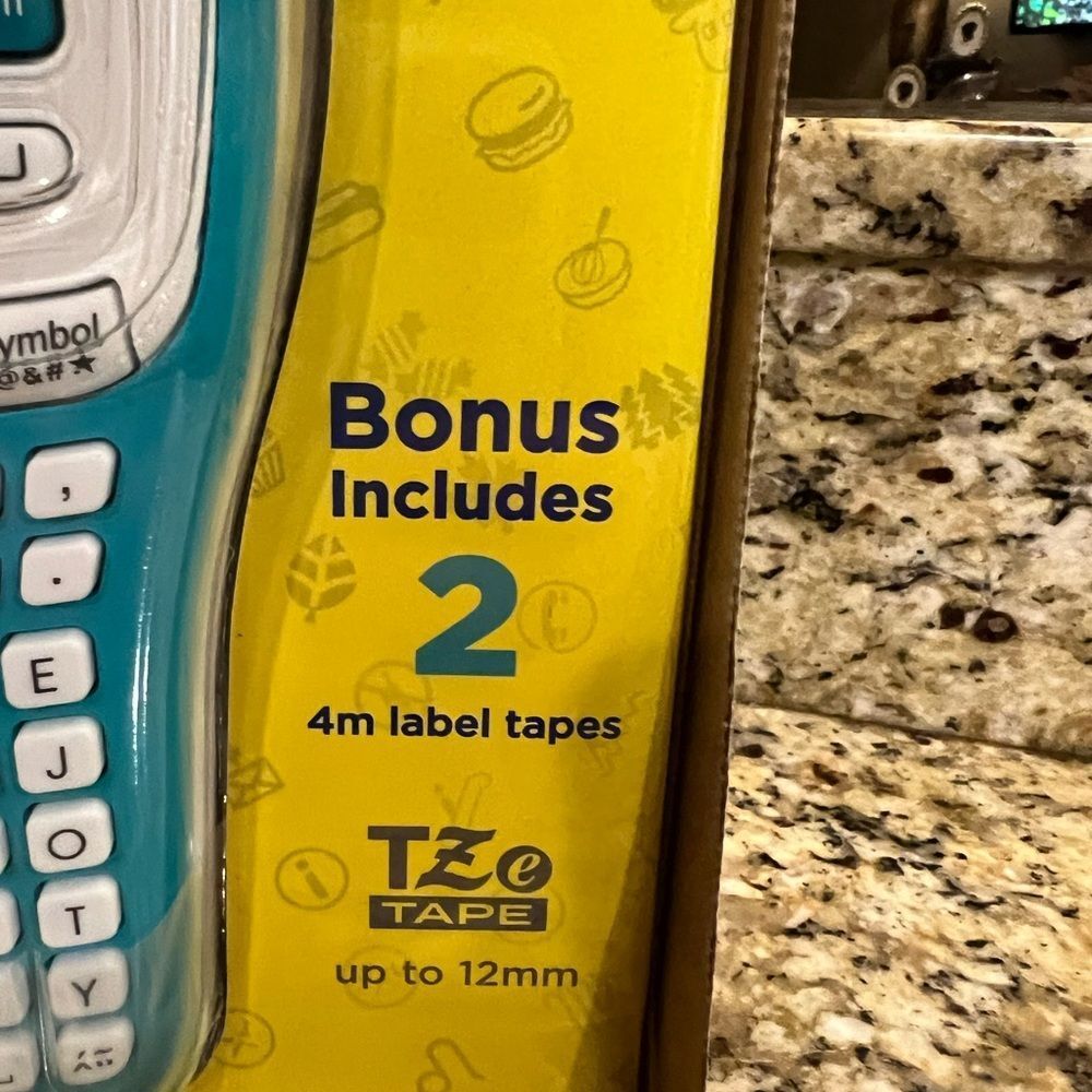Brother P-touch label maker NEW - Picture 3 of 10
